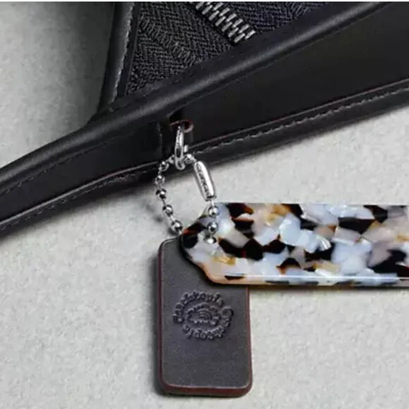 COACHTOPIA Ergo Bag With Upcrafted Zippers in Black NWT - Picture 5 of 8